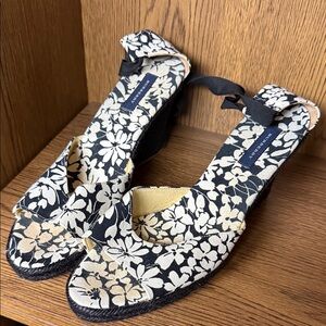 Burberry vintage blue label Black and White Women's Sandals